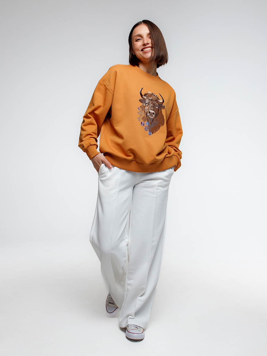 Свитшот женский  оверсайз горчичного цвета с вышивкой "Бизон"