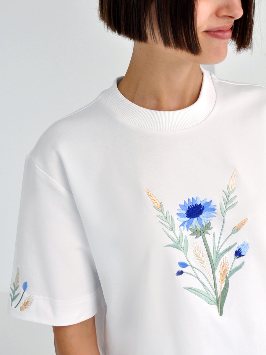 Белая футболка оверсайз (плотная) с вышивкой "Василек"