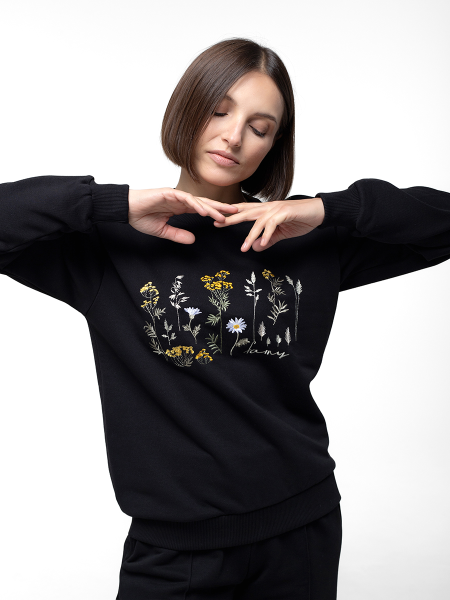 Женский свитшот черный прямого кроя с вышивкой "Солнечное настроение"