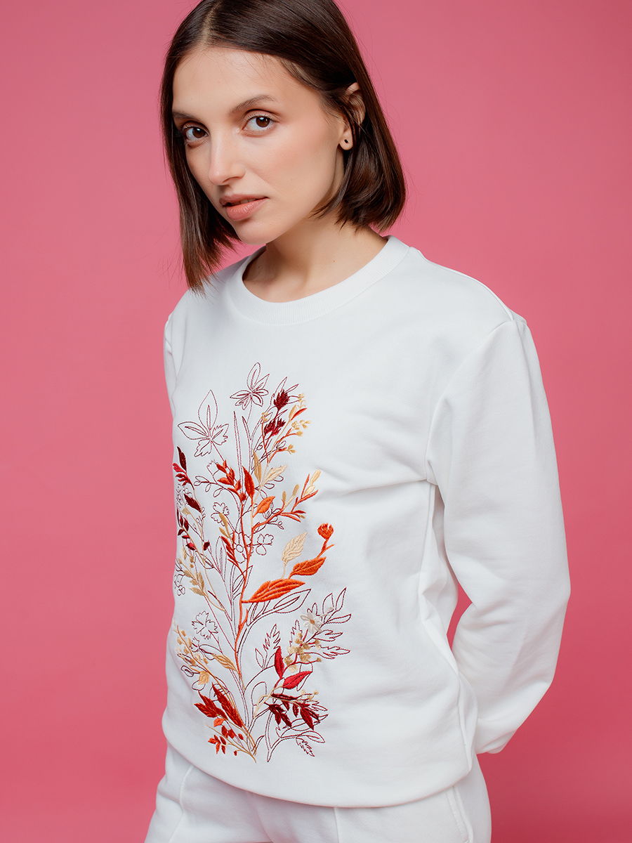 Свитшот женский молочный с вышивкой "Осенний джаз"