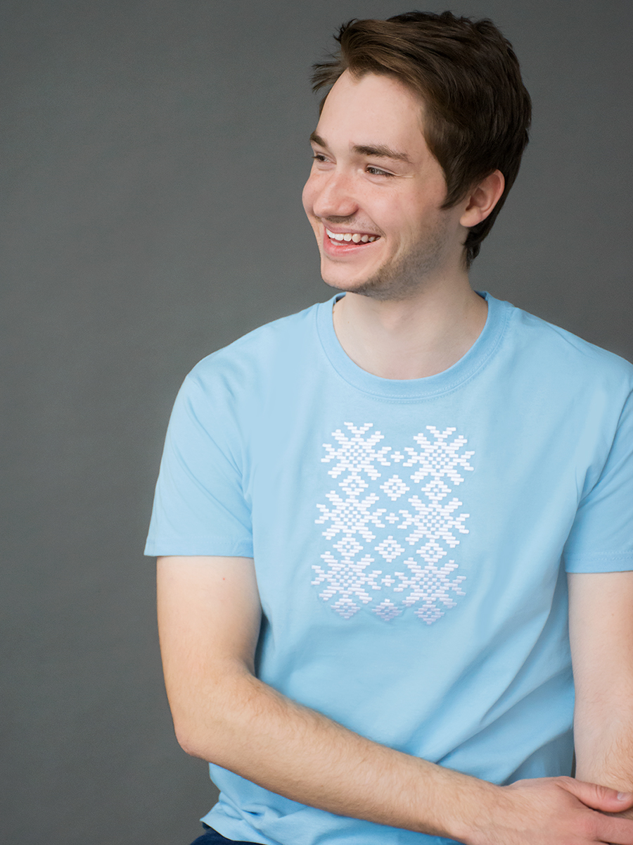 Мужская футболка голубая с белой вышивкой "Ярыла" 