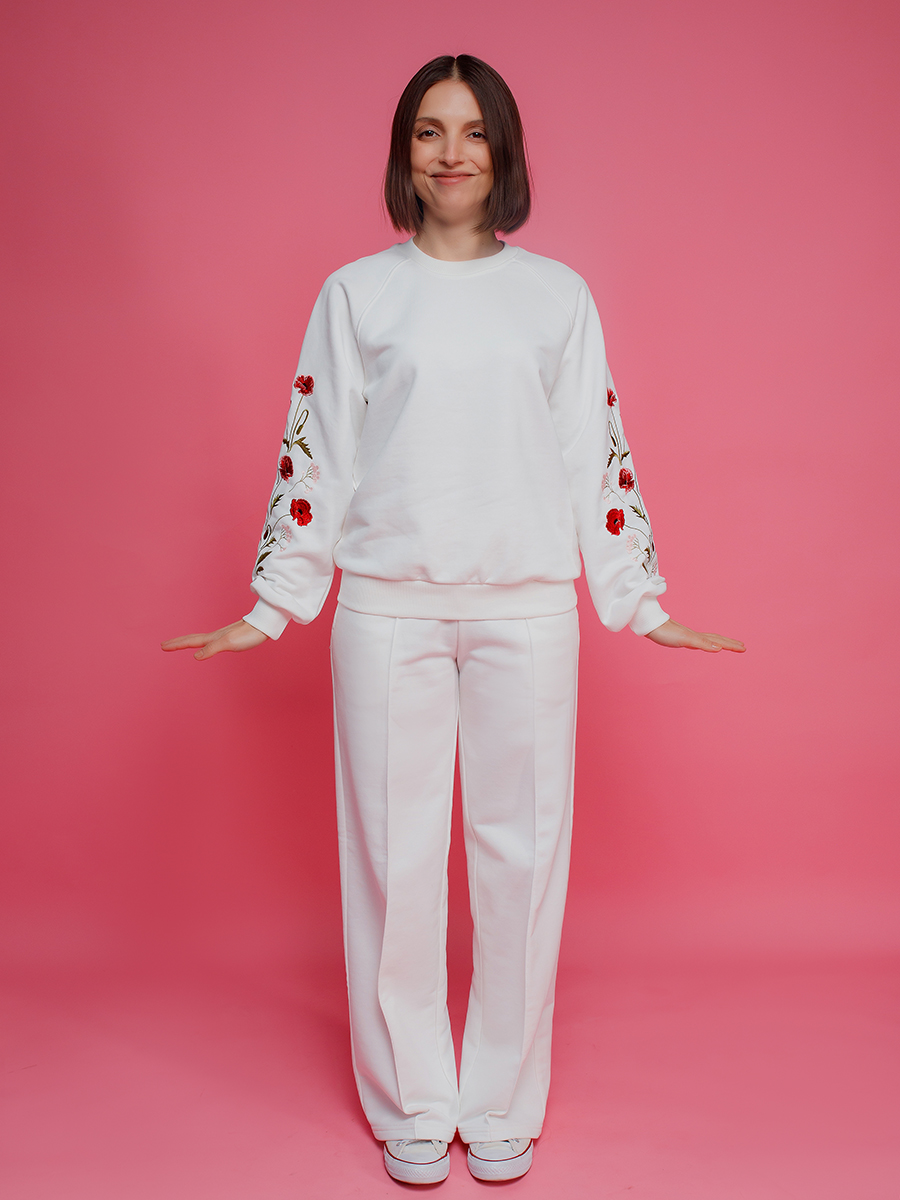 Женский свитшот реглан молочного цвета с вышивкой "Жестокий романс" 