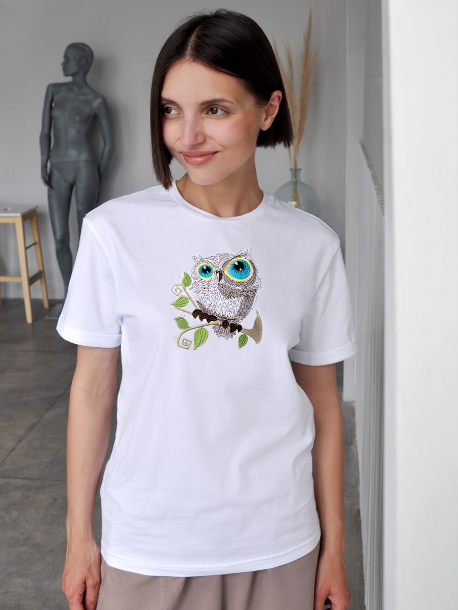 Женская белая футболка оверсайз с вышивкой "Совенок"