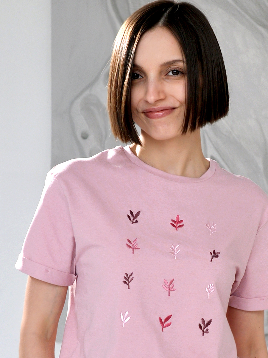 Женская футболка цвета пыльная роза оверсайз с вышивкой "Листопад"