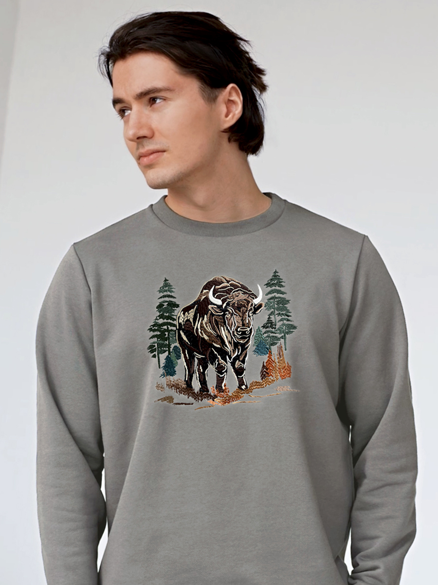 Свитшот мужской серо-бежевый с вышивкой "Зубр"