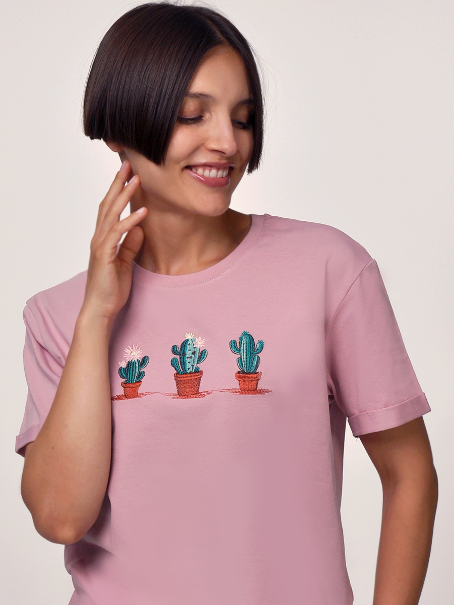 Женская футболка оверсайз цвета пыльная роза с вышивкой "Кактусы"