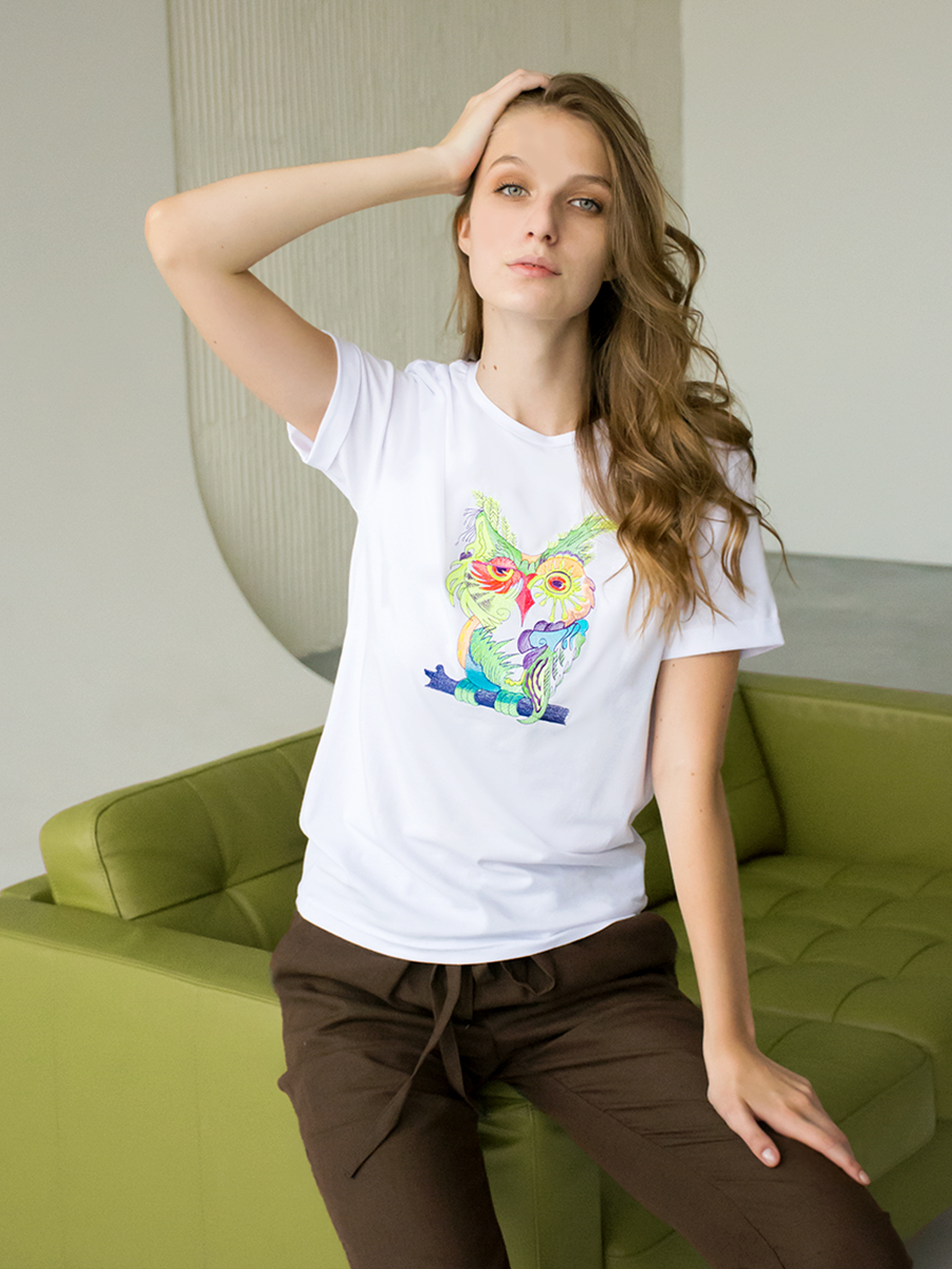 Женская белая футболка оверсайз с вышивкой "Сова"