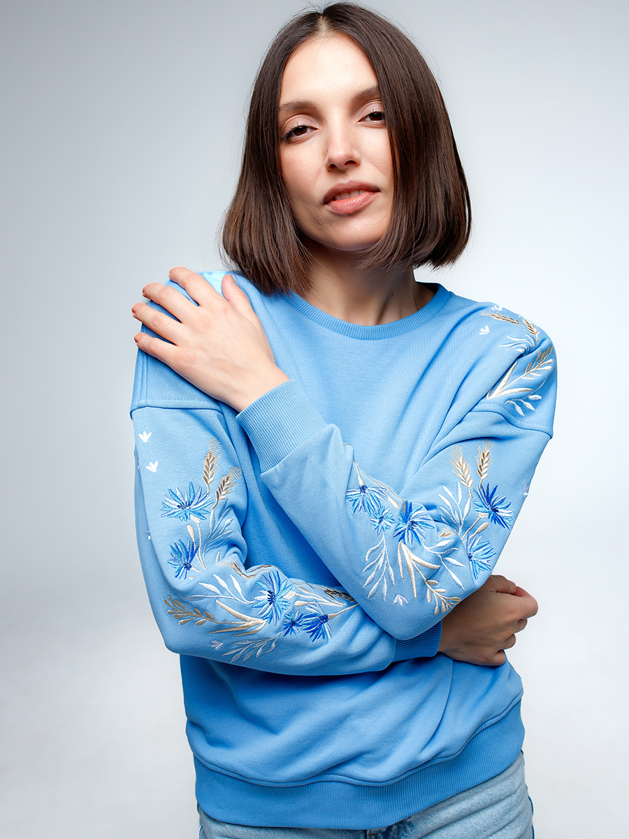 Женский свитшот голубой с вышивкой "Валошкі ў каласах"