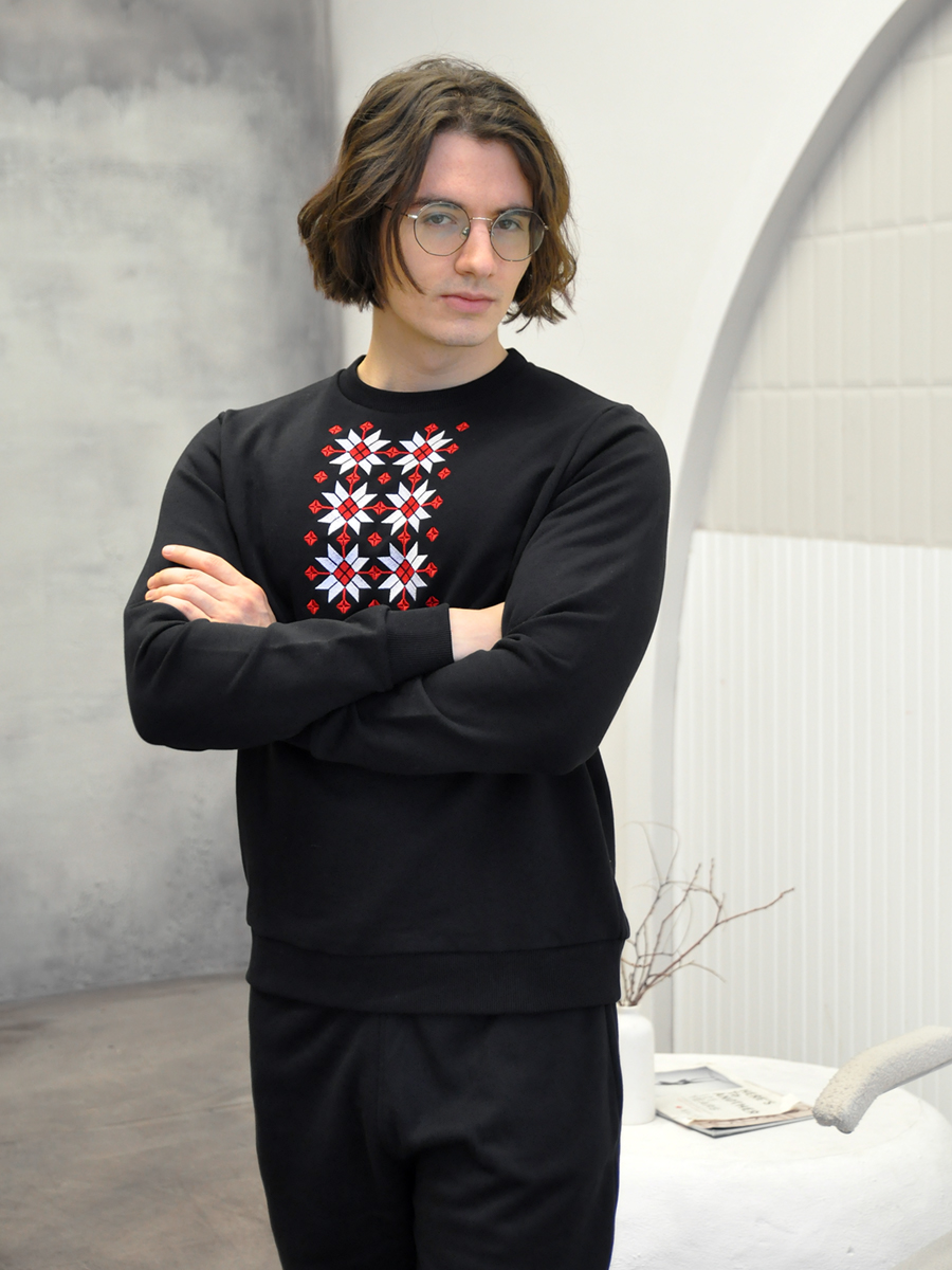 Свитшот мужской черный с красно-белой вышивкой "Жыццё" 