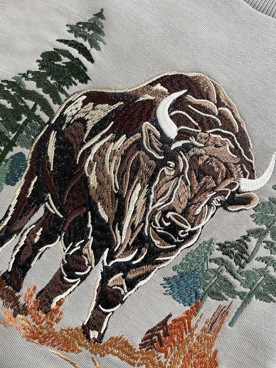 Свитшот мужской серо-бежевый с вышивкой "Зубр"