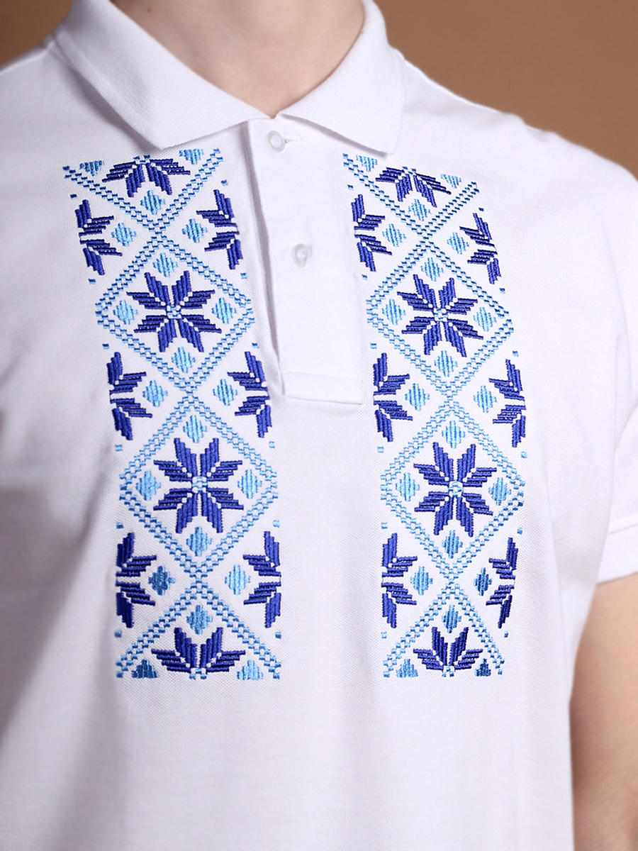 Футболка-поло мужская белая с синей вышивкой "Васьмiрог"