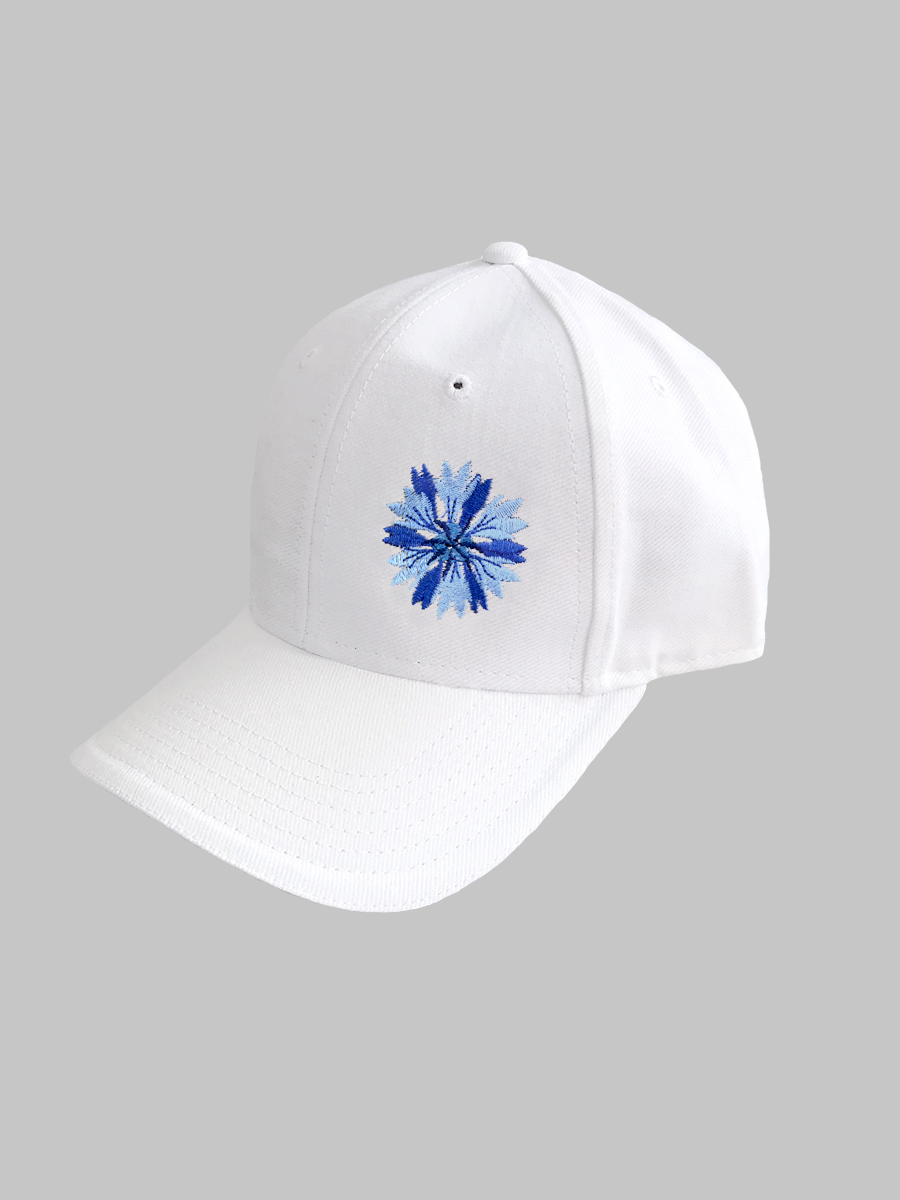 Белая бейсболка с вышивкой "Василек"