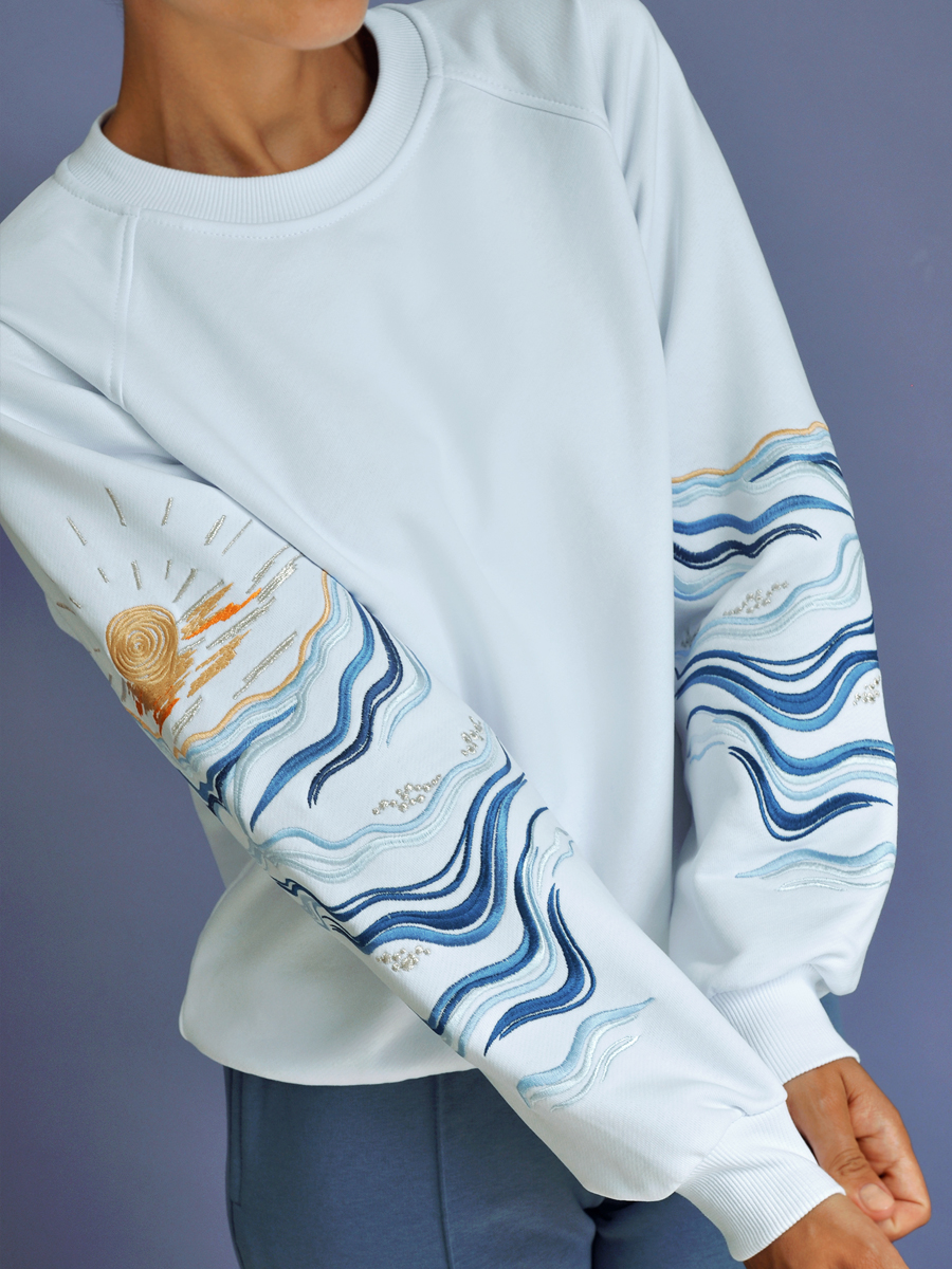 Женский свитшот реглан белый с вышивкой "Море"