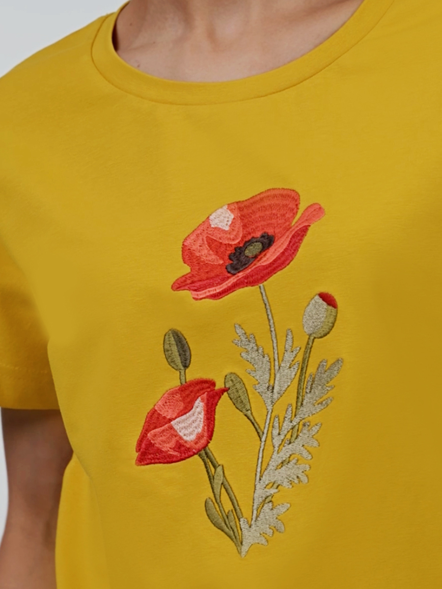 Женская горчичная футболка со спущенным плечом с вышивкой "Маки"