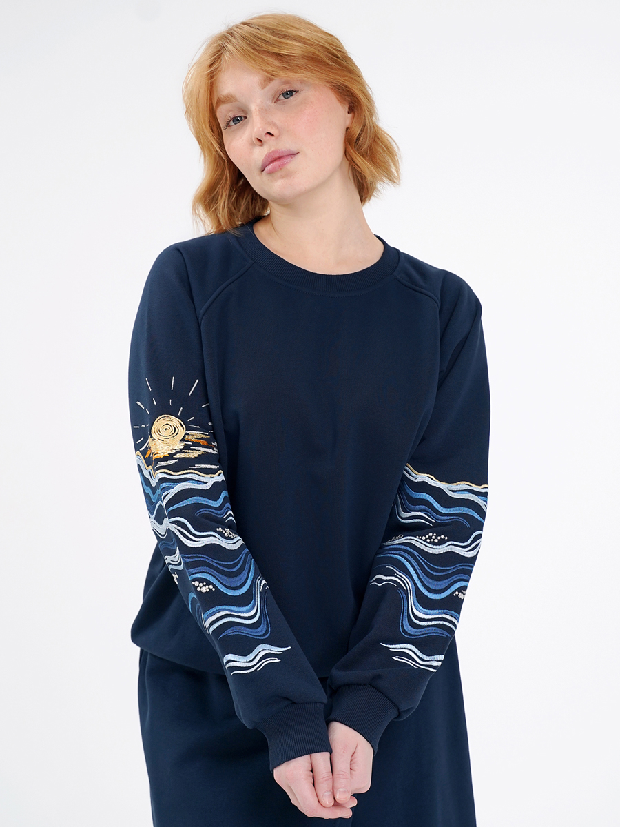 Женский свитшот реглан темно-синий с вышивкой "Море"