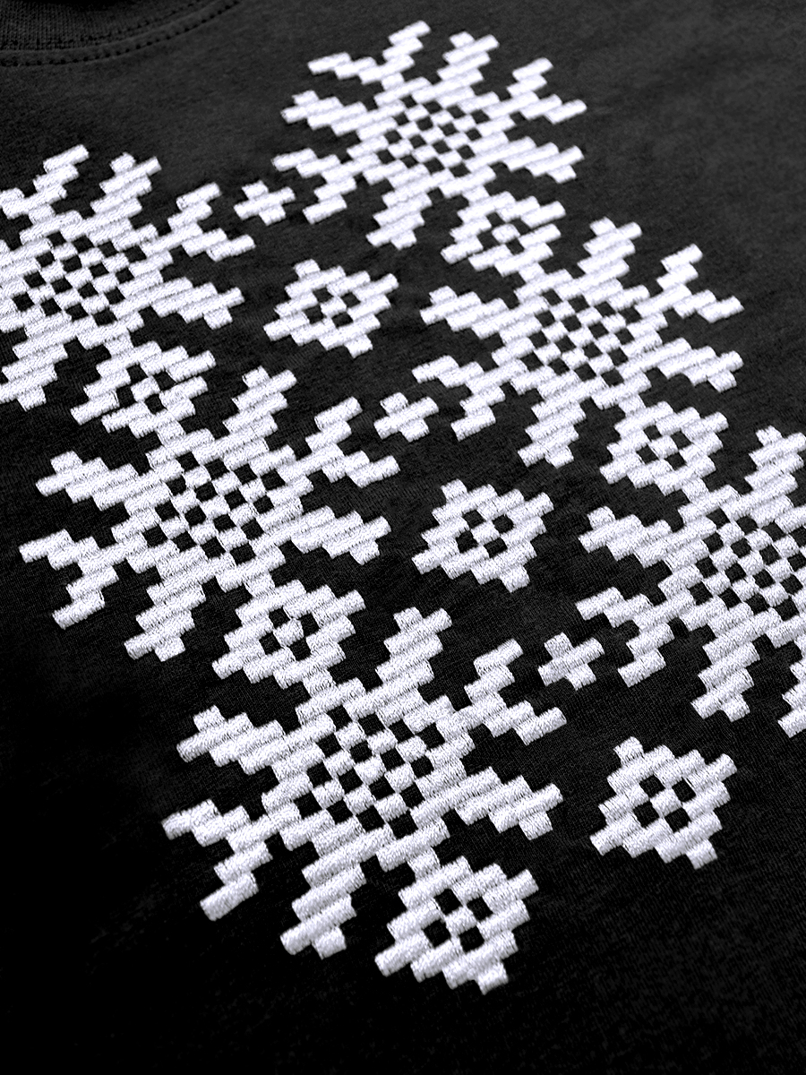 Мужская футболка черная с белой вышивкой "Ярыла" 