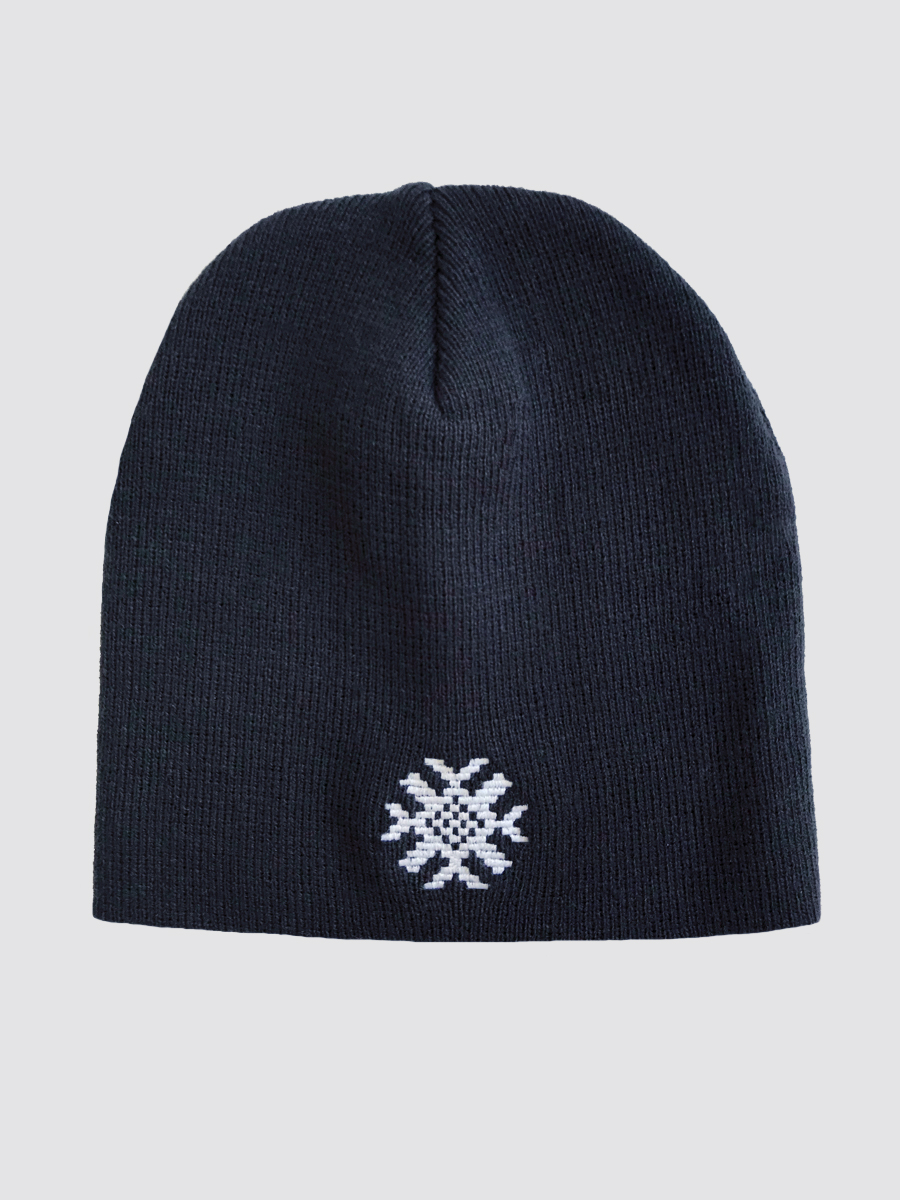 Темно-синяя шапка с белой вышивкой "Ярыла"