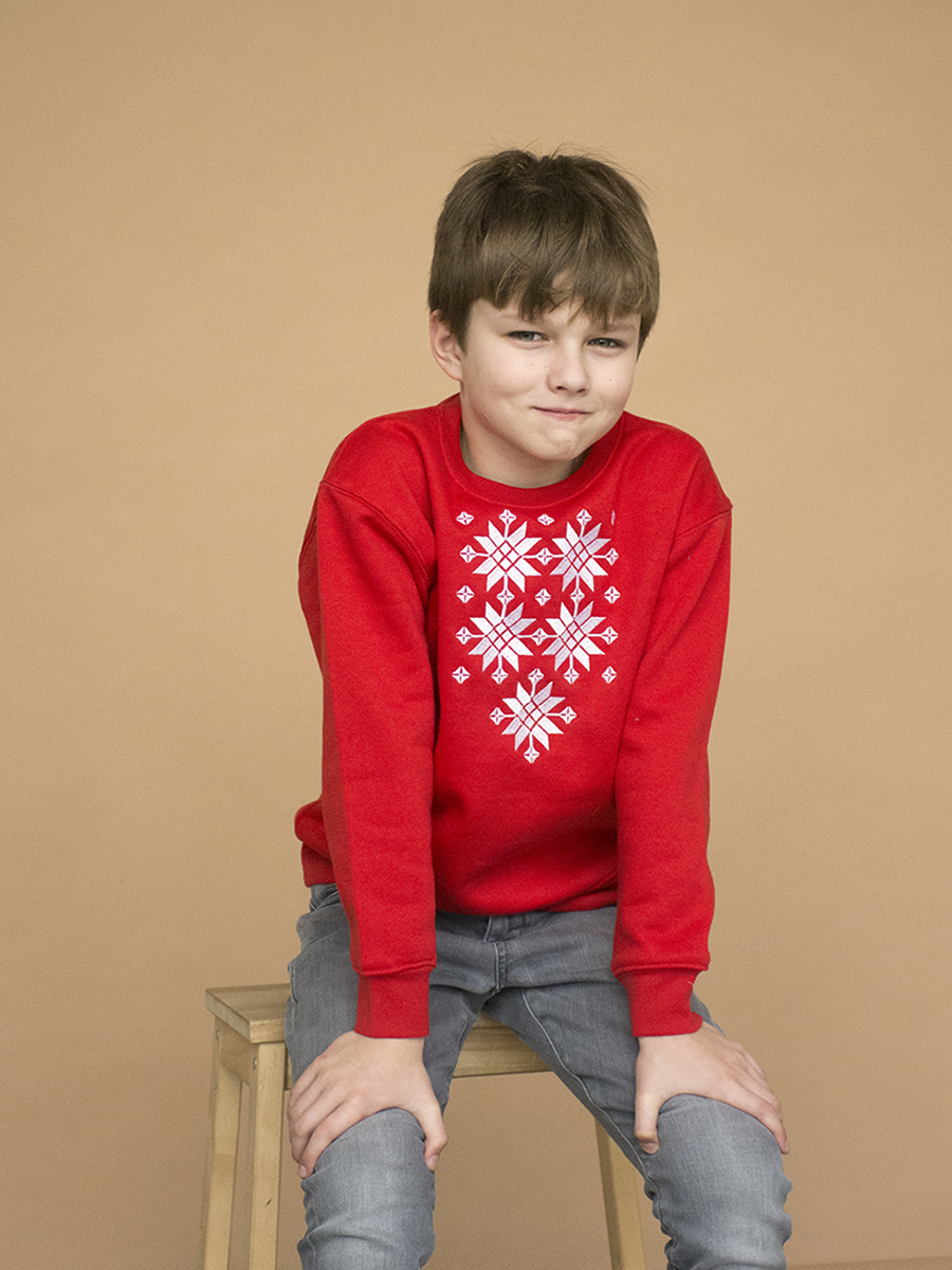 Детский красный свитшот с белой вышивкой "Жыцце" 