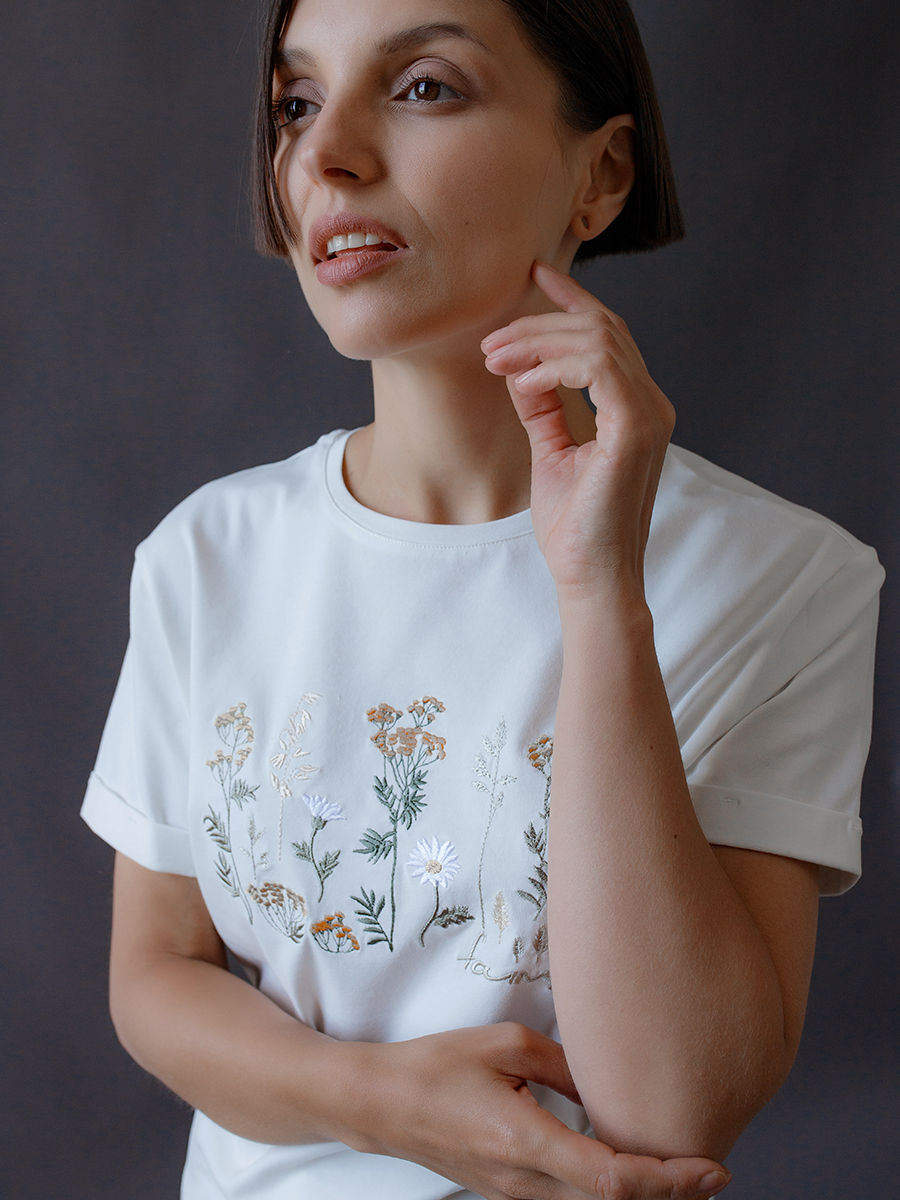 Женская футболка молочная оверсайз с вышивкой "Солнечное настроение"