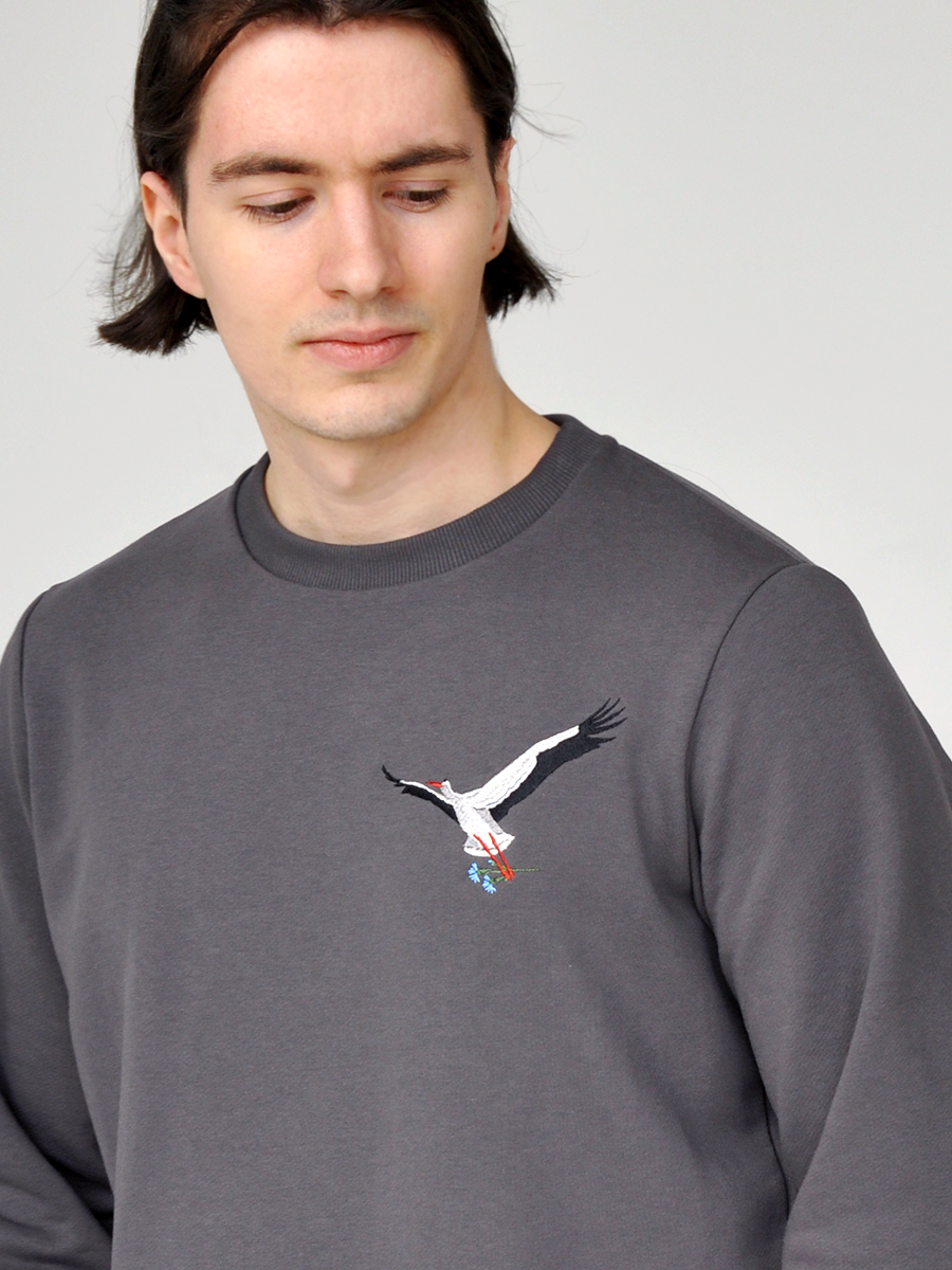 Свитшот мужской графитовый с вышивкой "Аист"