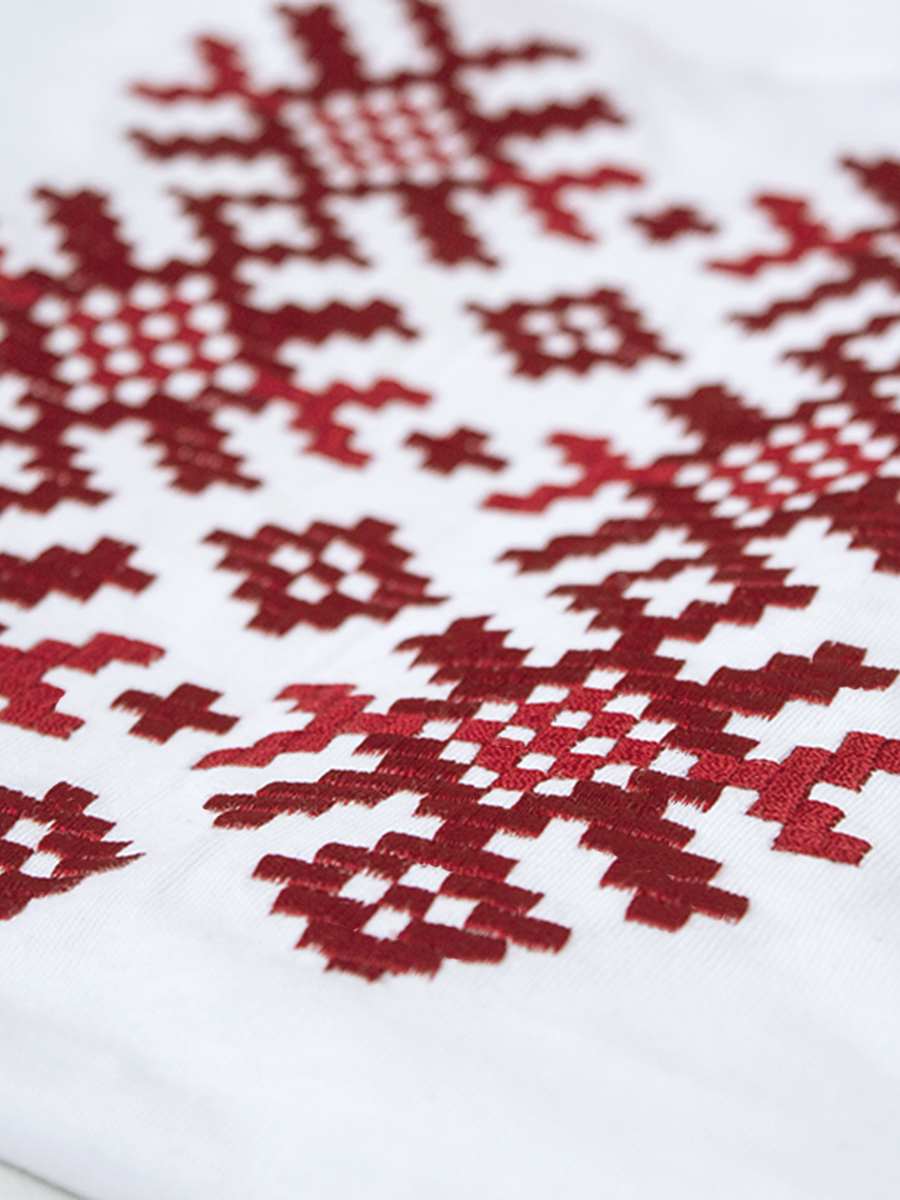 Мужская футболка белая с красной вышивкой "Ярыла" 