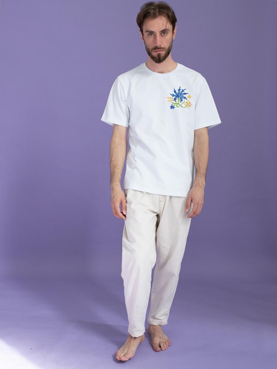 Белая футболка мужская с вышивкой "Василек Восток"