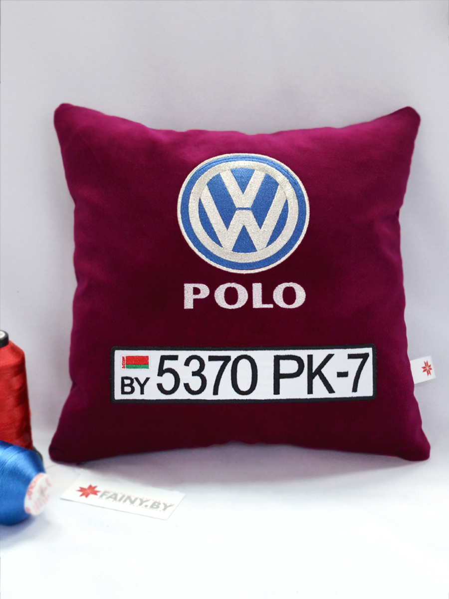 Подушка бордовая "Volkswagen" с гос. номером, 33x33 см