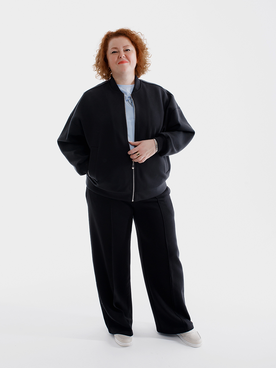 Бомбер черный женский plus size с вышивкой "Цветущий ветер" 