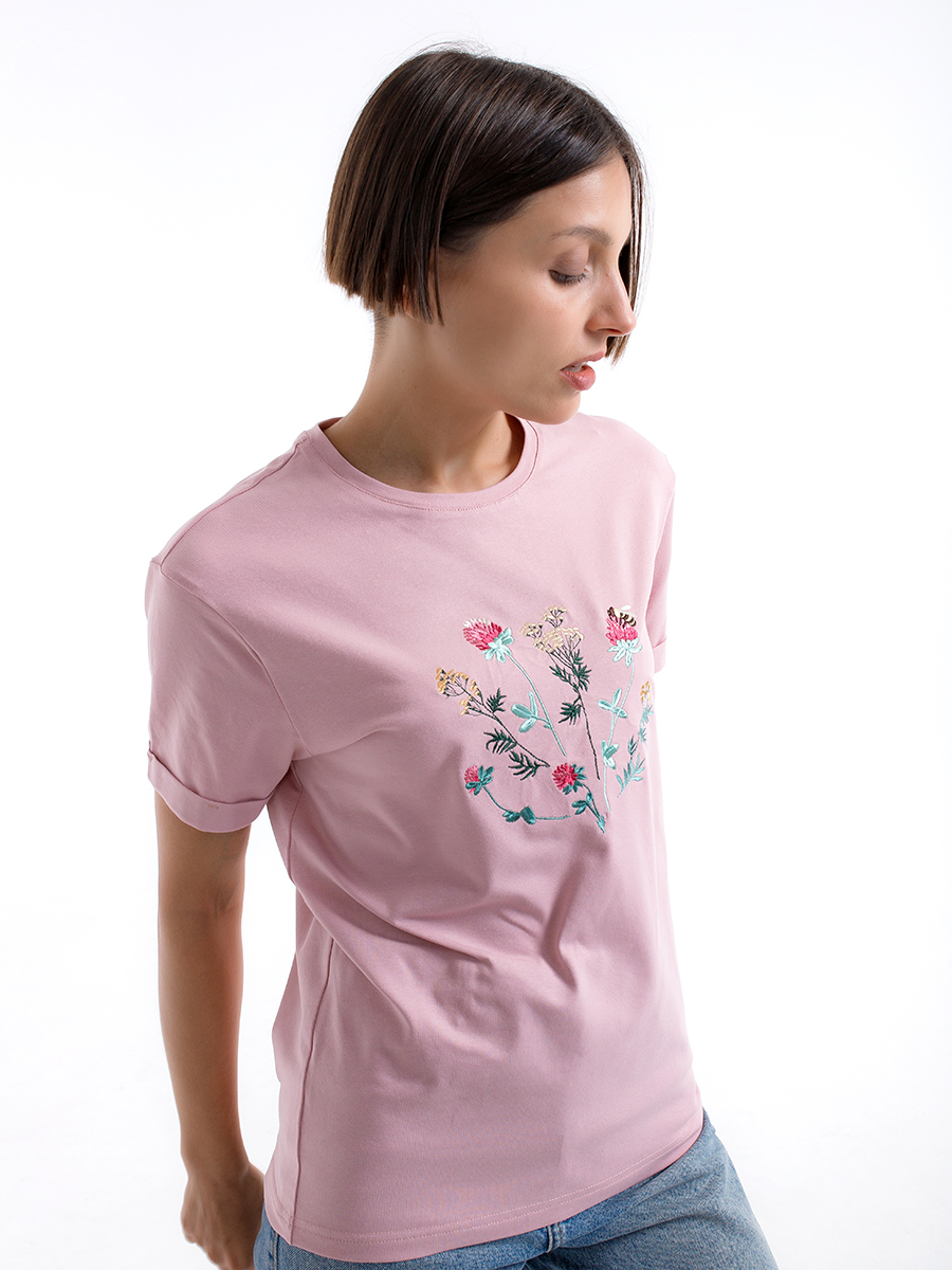 Женская футболка цвета пыльная роза оверсайз с вышивкой "Клевер"