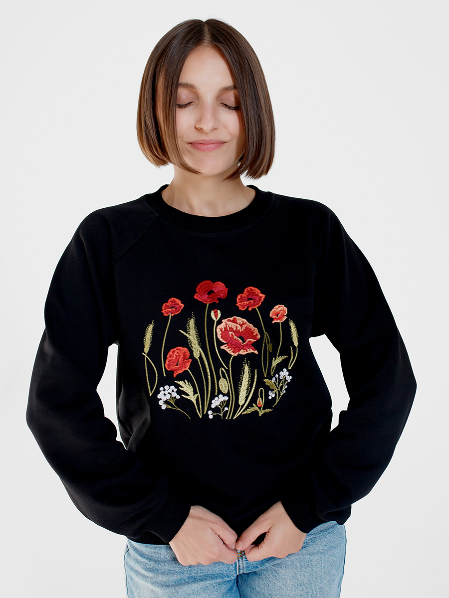 Женский свитшот реглан черного цвета с вышивкой "Маков цвет"