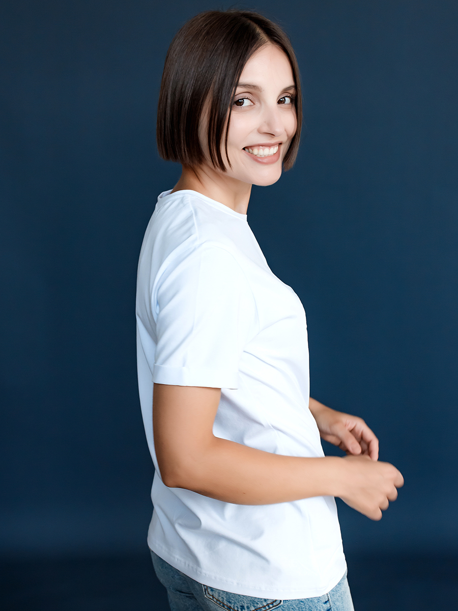 Женская белая футболка оверсайз с вышивкой "Улиточки"