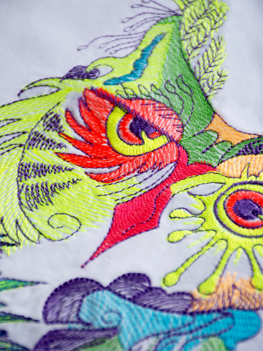 Женская белая футболка оверсайз с вышивкой "Сова"