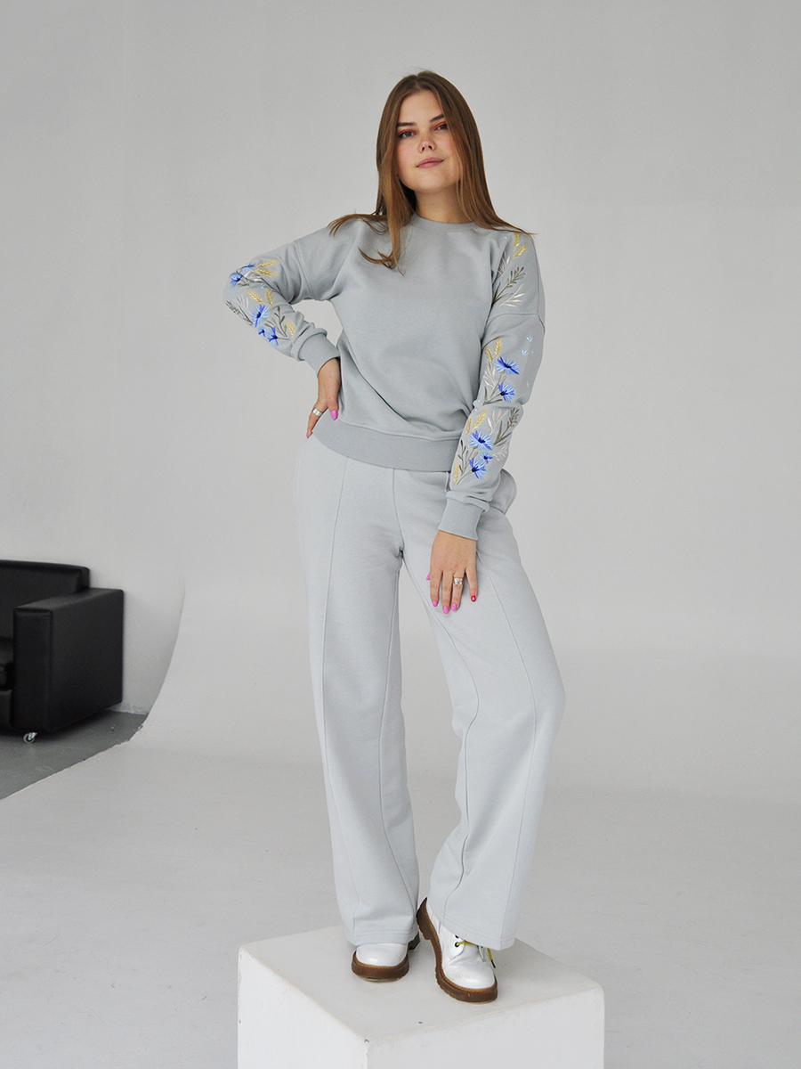 Женский свитшот светло-серый с вышивкой "Валошкі ў каласах"