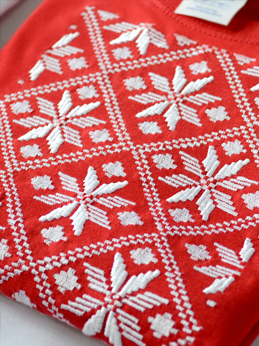 Мужская футболка красная с белой вышивкой "Васьмiрог" 