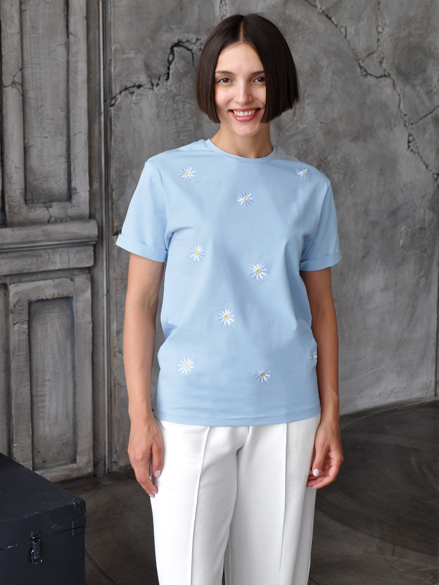 Женская голубая футболка оверсайз с вышивкой "Ромашечки"