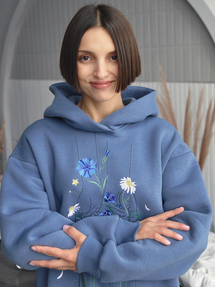 Худи оверсайз джинсового цвета с вышивкой "Полевые цветы"