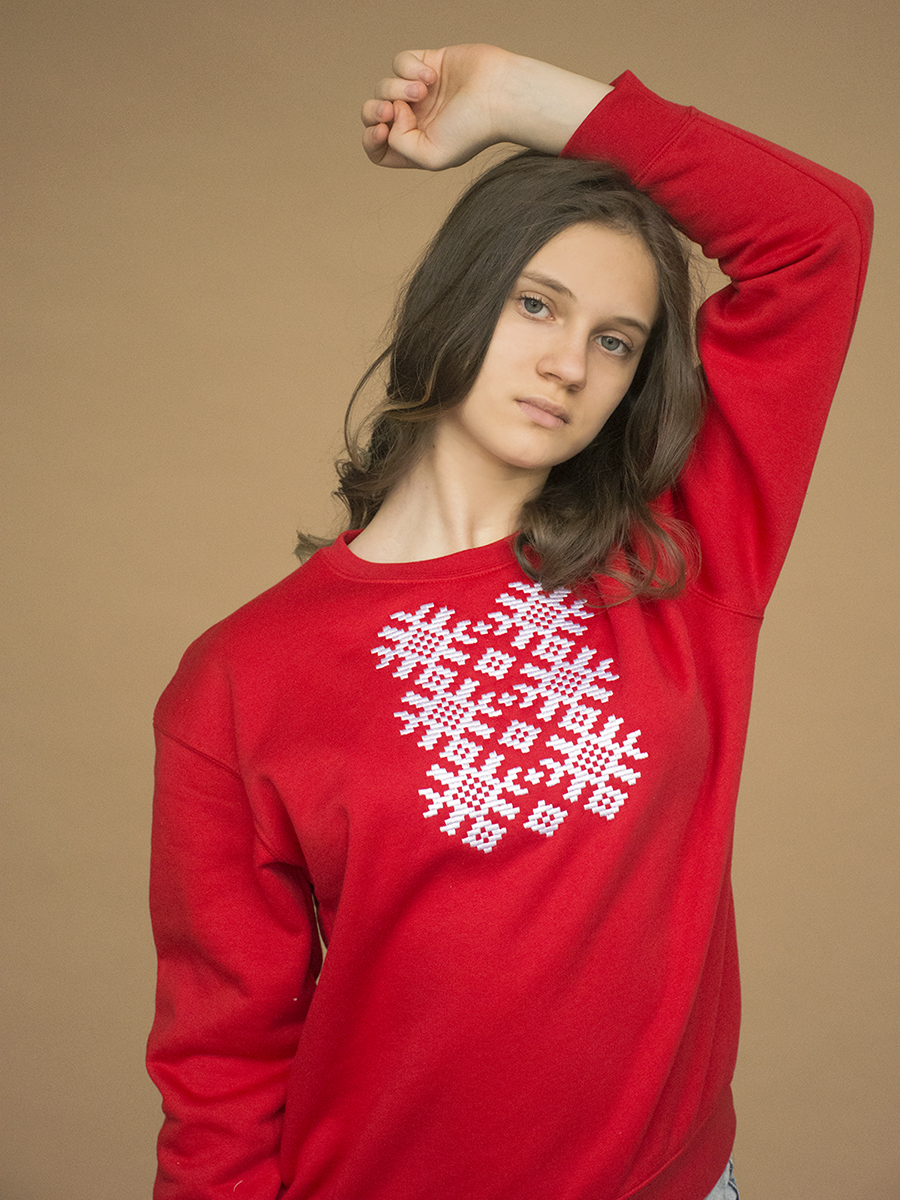 Подростковый красный свитшот с вышивкой "Ярыла" 