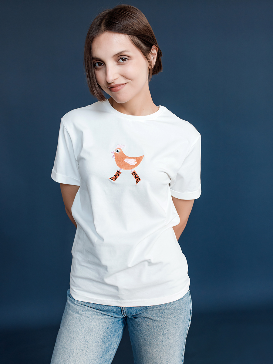 Женская футболка молочная оверсайз с вышивкой "Цыпа"