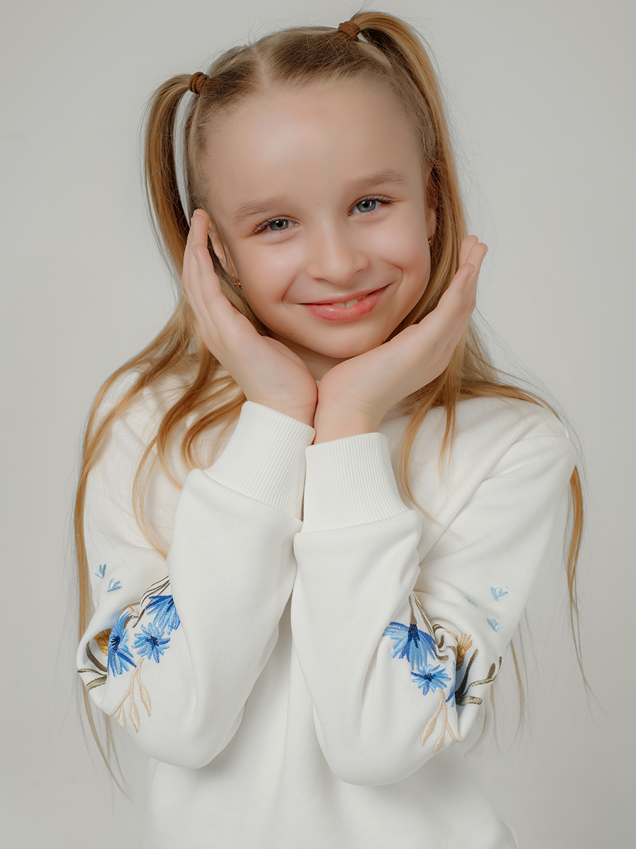 Подростковый молочный свитшот с вышивкой "Валошкі ў каласах"