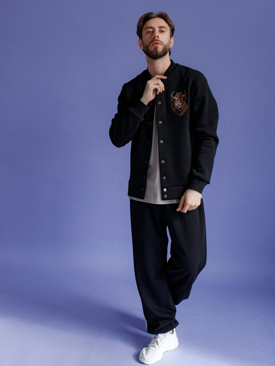 Бомбер мужской черный с вышивкой "Бизон"