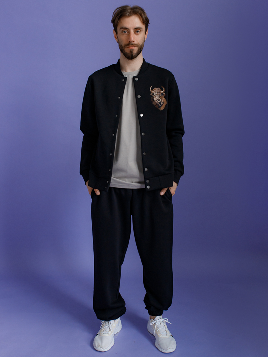 Бомбер мужской черный с вышивкой "Бизон"