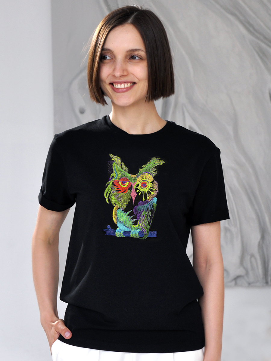 Женская черная футболка оверсайз с вышивкой "Сова"