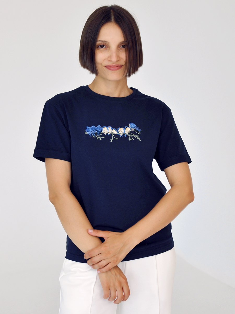 Женская темно-синяя футболка оверсайз с вышивкой "Птичьи посиделки"