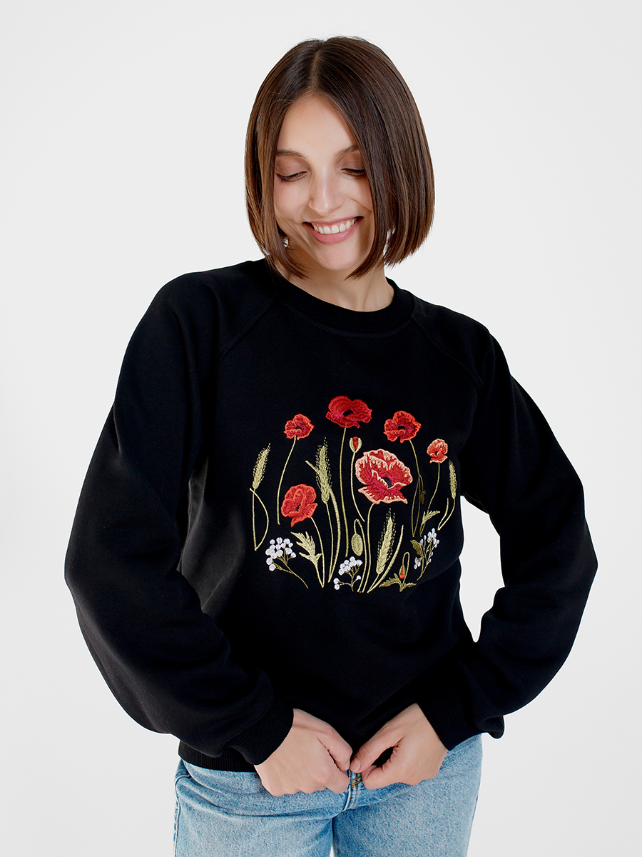 Женский свитшот реглан черного цвета с вышивкой "Маков цвет"