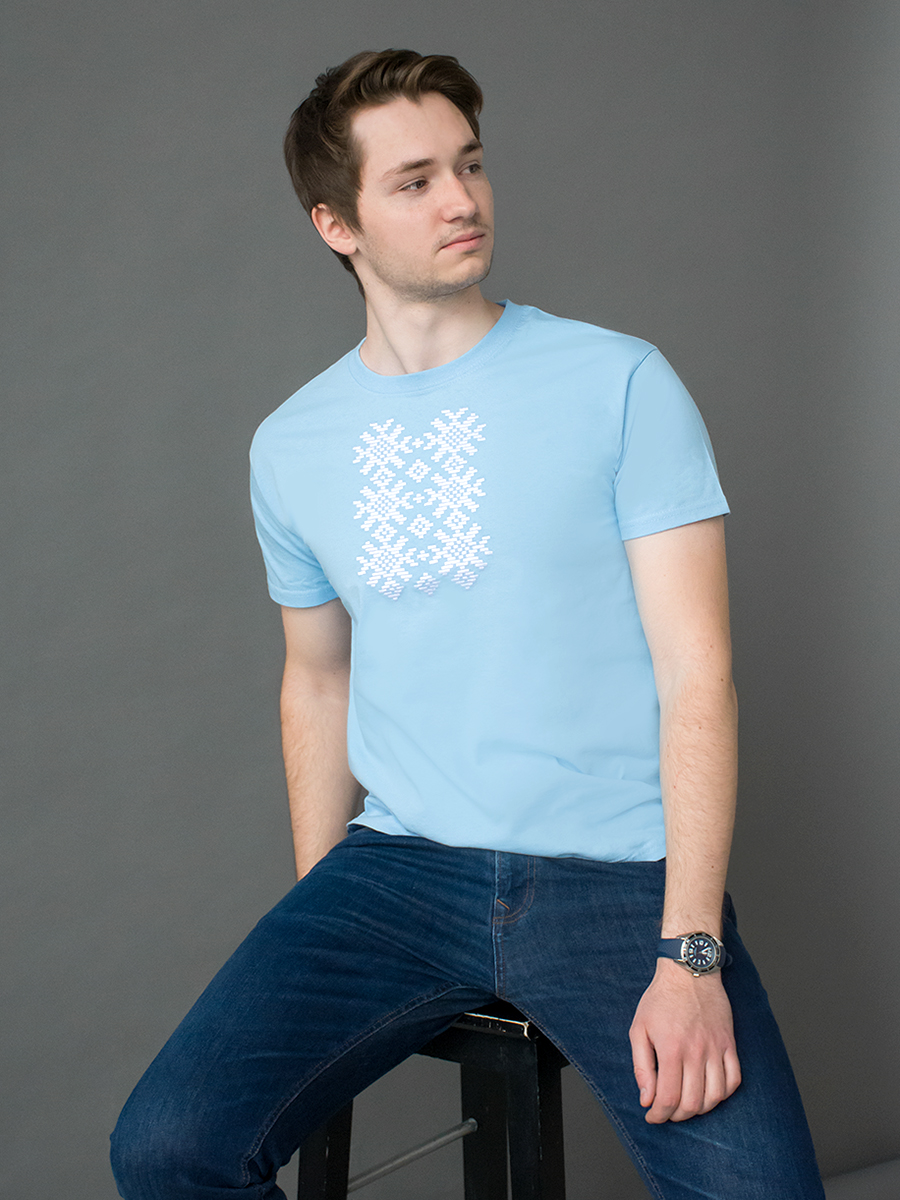Мужская футболка голубая с белой вышивкой "Ярыла" 