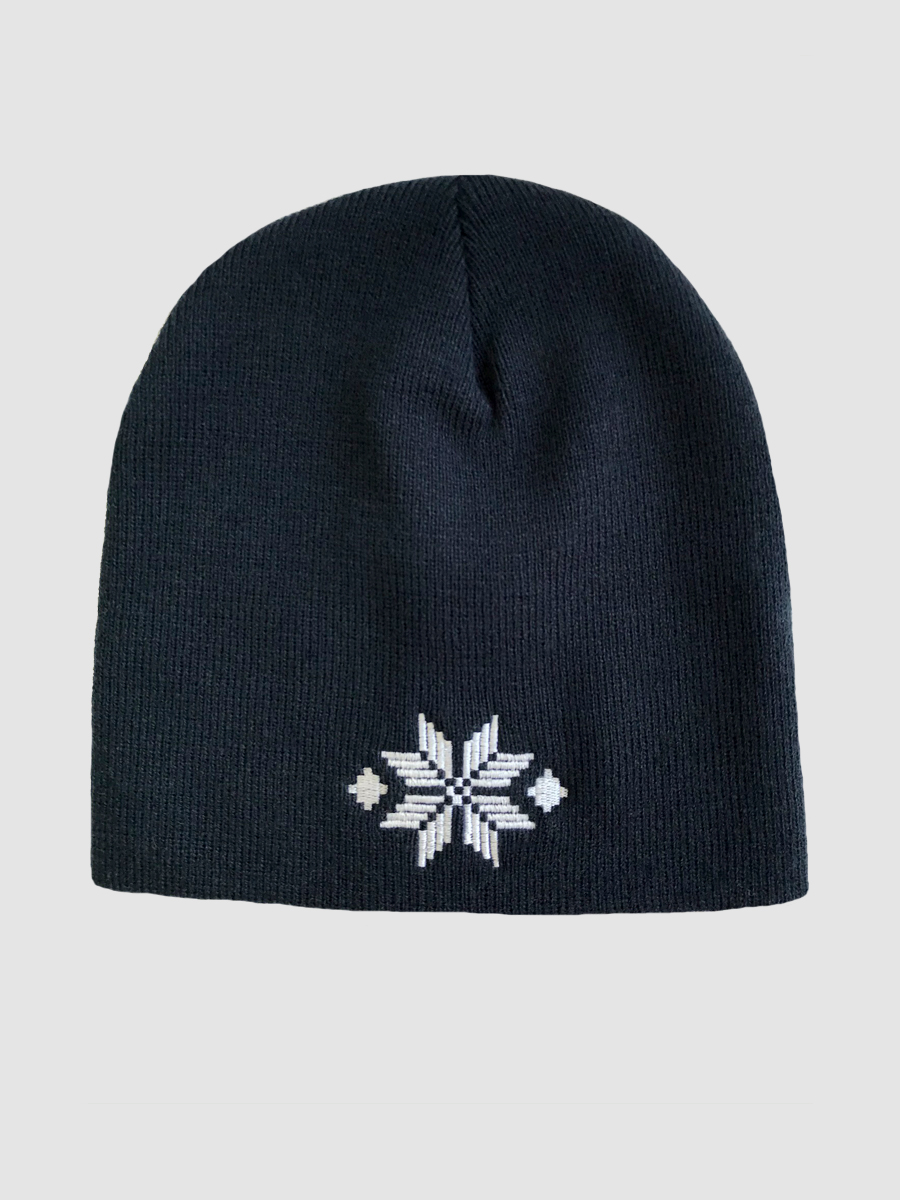 Темно-синяя шапка с белой вышивкой "Васьмiрог"
