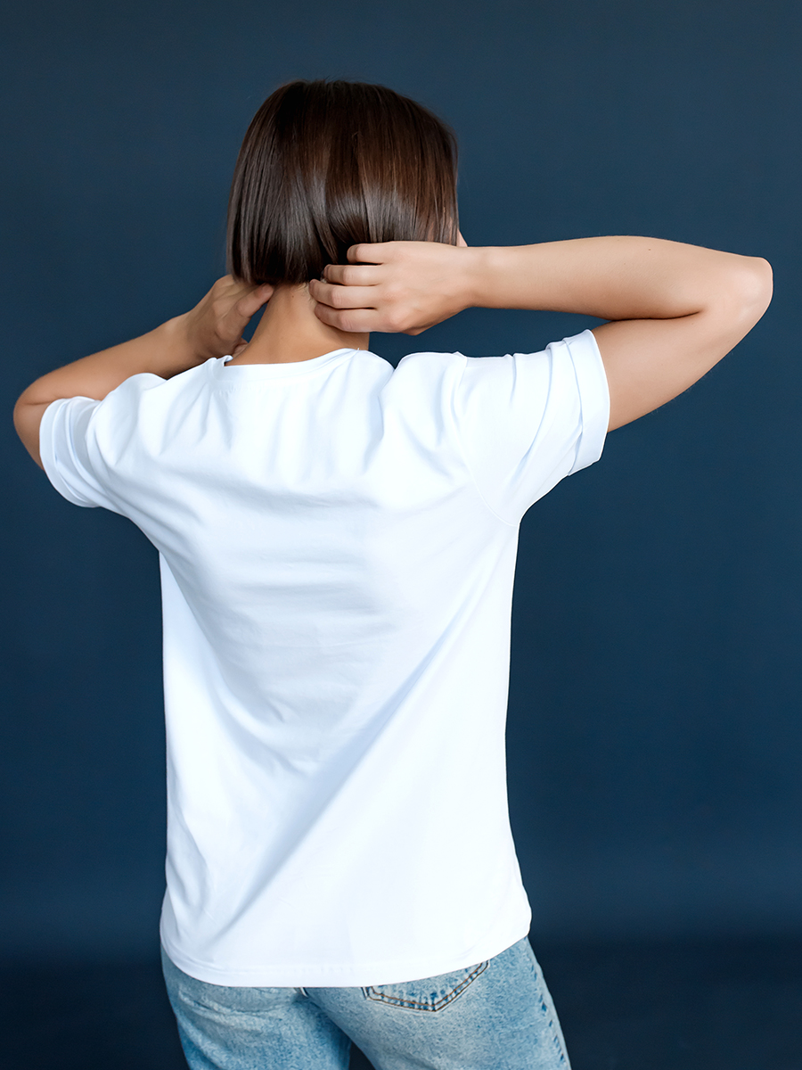 Женская белая футболка оверсайз с вышивкой "Улиточки"