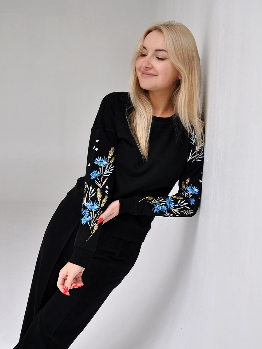 Женский свитшот черный с вышивкой "Валошкі ў каласах"