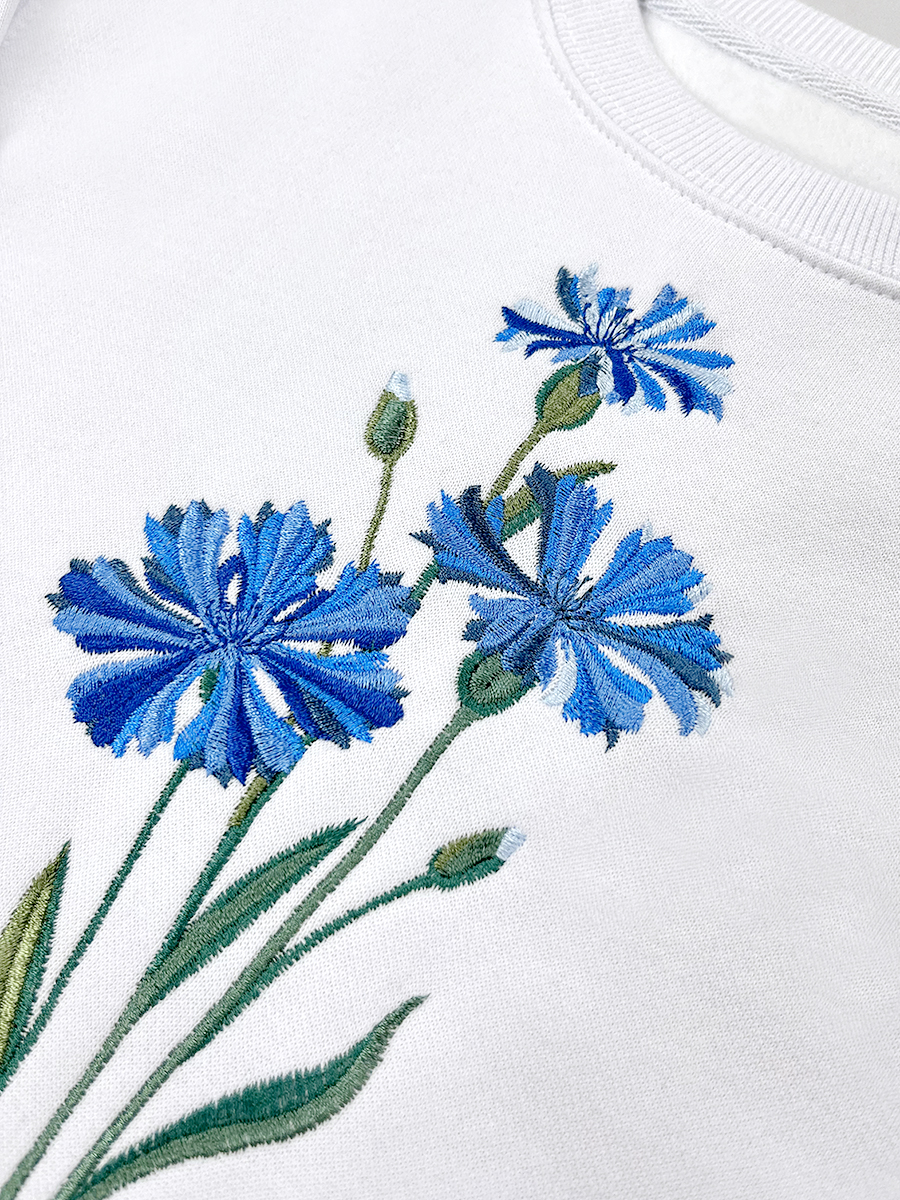 Подростковый белый свитшот с вышивкой "Василек" 