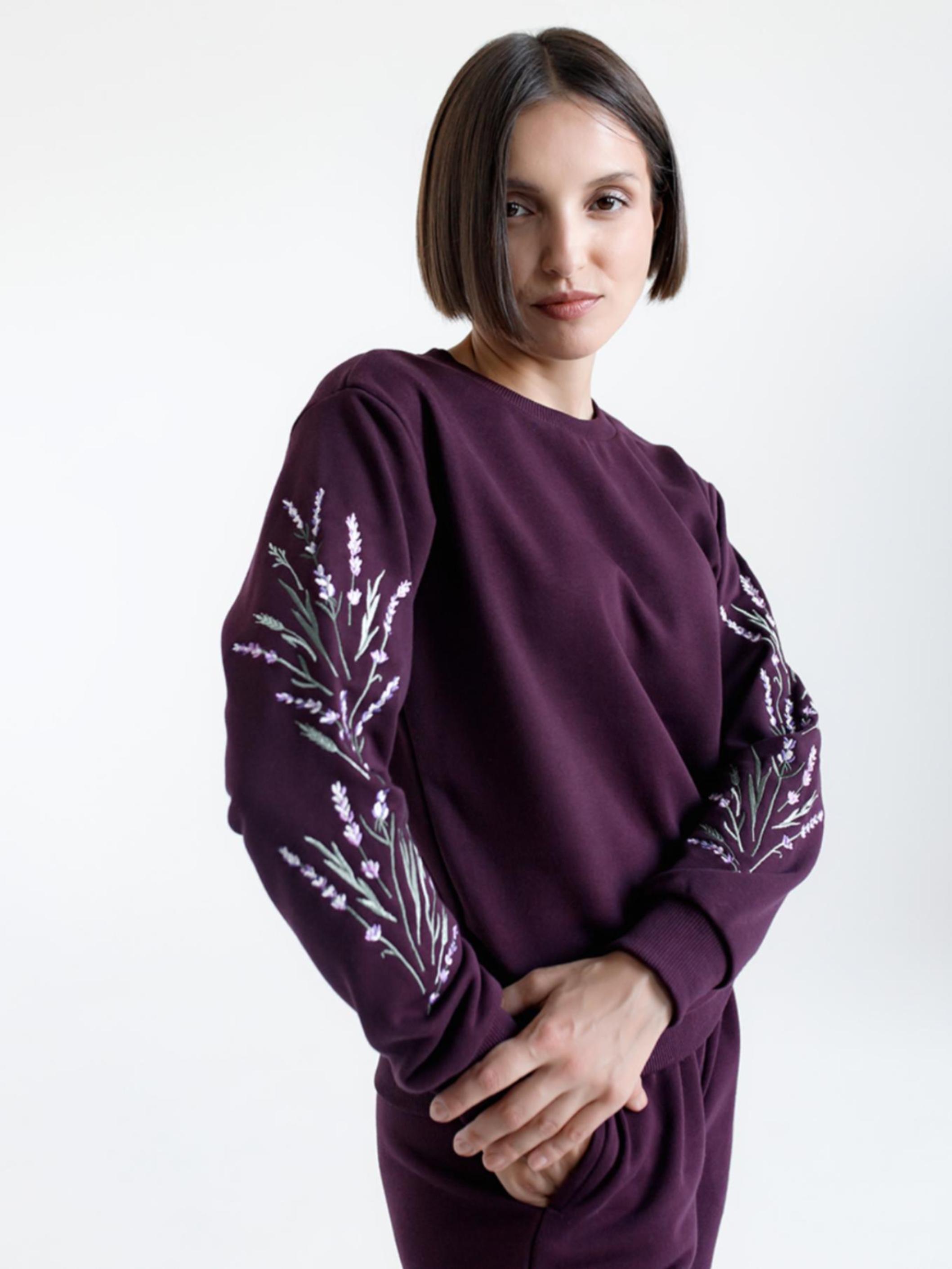 Женский свитшот баклажанового цвета с вышивкой "Лаванда"